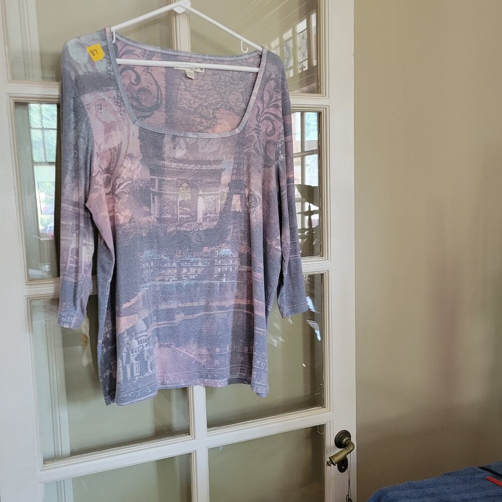 Womens top, Paris scenes, 3/4 sleeves, scoop neckline
